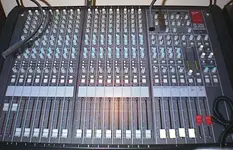 fender mx-5200 mixer.webp