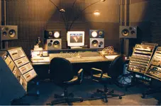 Jempix_control_room-01.webp