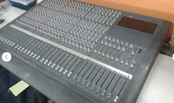 Tascam m2600.webp
