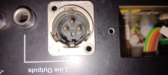 Remove Switchcraft DE3M Male.webp