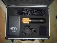 MXL V69ME Case Open 2.webp