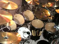 drumset-lores.webp
