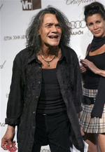 capt.camw12703061102.elton_john_oscar_party_camw127.webp
