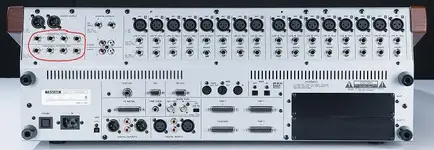 DM-3200_Rear.webp
