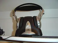 wireless_headphones.webp