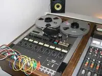 Tascam_80-8_desk_s.webp