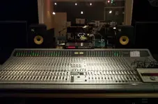 studio2.webp