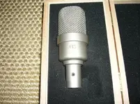 Mic Pictures 005 (Small).webp