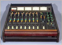 1-Tascam M30b 1.webp