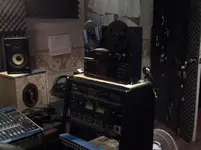 studiopicsandbldg 019.webp