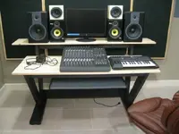 FinDeskW-EquipQ6.webp