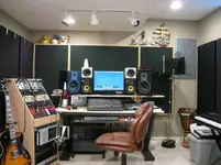 StudioFacingN.webp StudioFacingN.webp