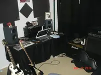 B&#039;s home studio.webp