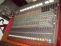 Tascam M320B 001.webp