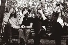 pink-floid-facepalm.webp