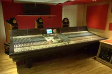 221950d1298675953-new-studio-two-control-room-abbey-road-new-studio-two-desk.webp