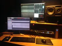 desk_1.webp