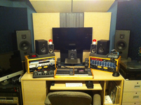 desk close.webp