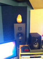 salt lamp close.webp