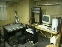 studio20041121-640-02.webp