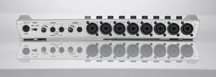 Back of Zoom R 16.webp Back of Zoom R 16.webp