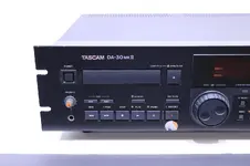 02 Tascam DA-30 MKII.webp