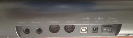 M-Audio Axiom 49 rear.webp