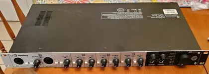 UR824 Front.webp